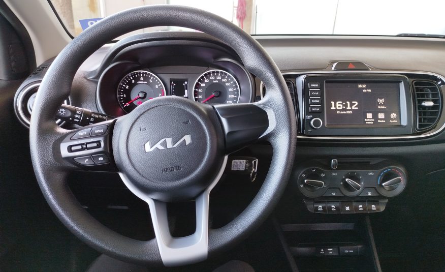 Kia Soluto 2025