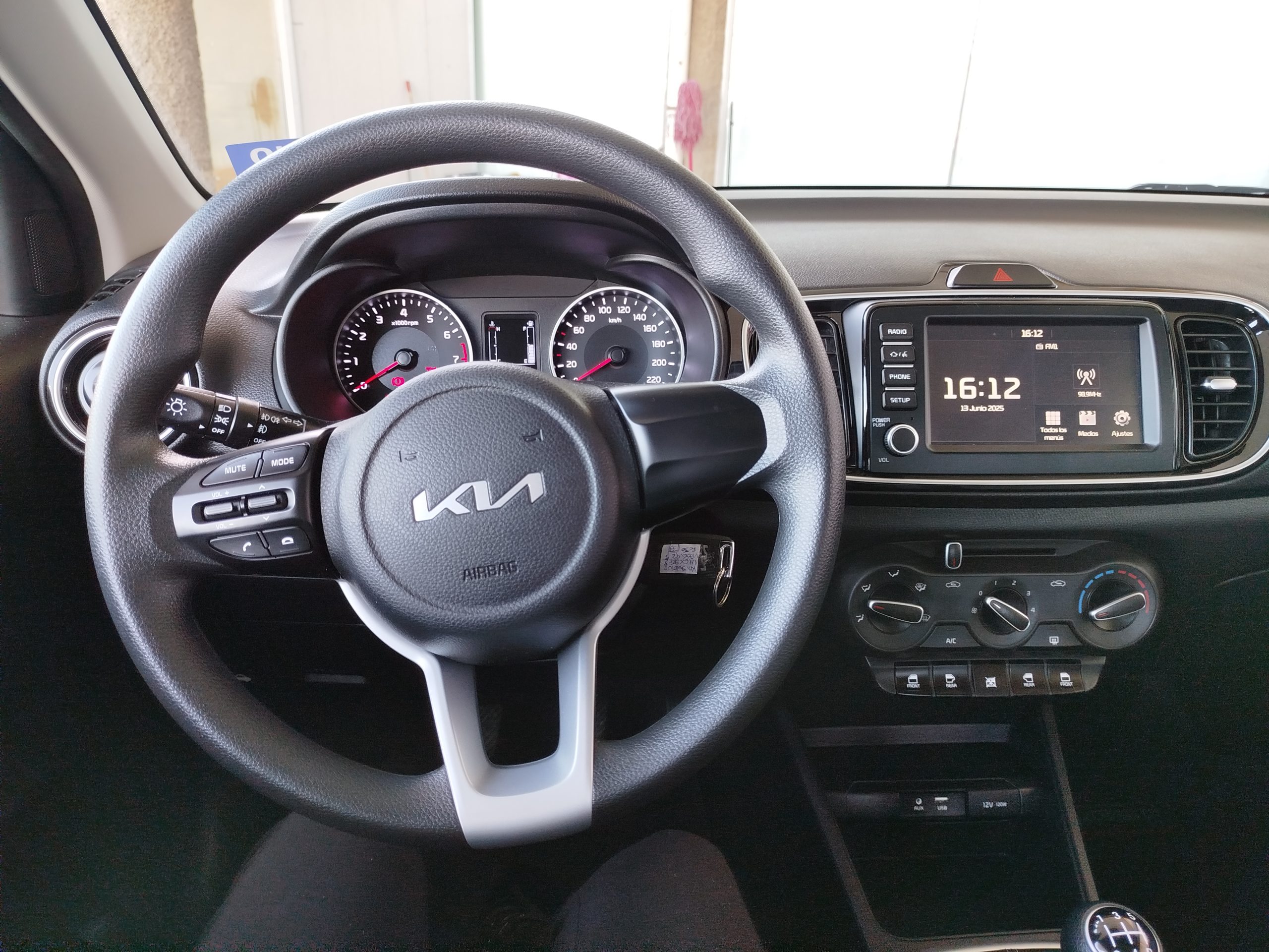 Kia Soluto 2025