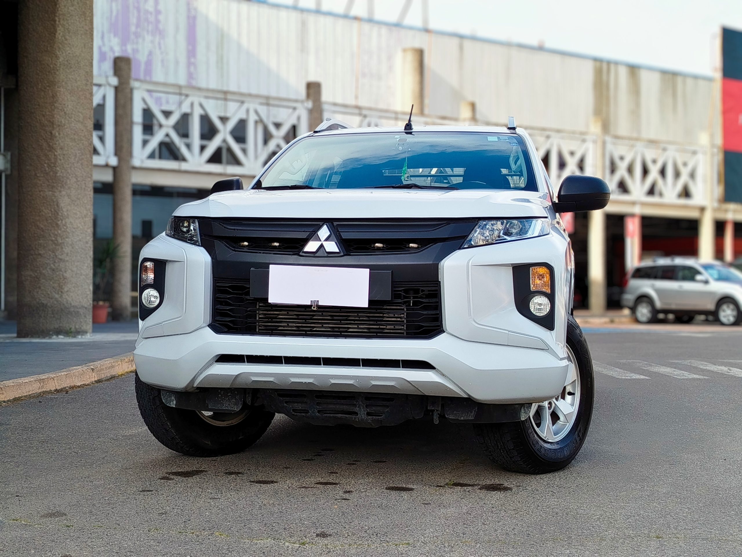 Mitsubishi L200 4×2 2024