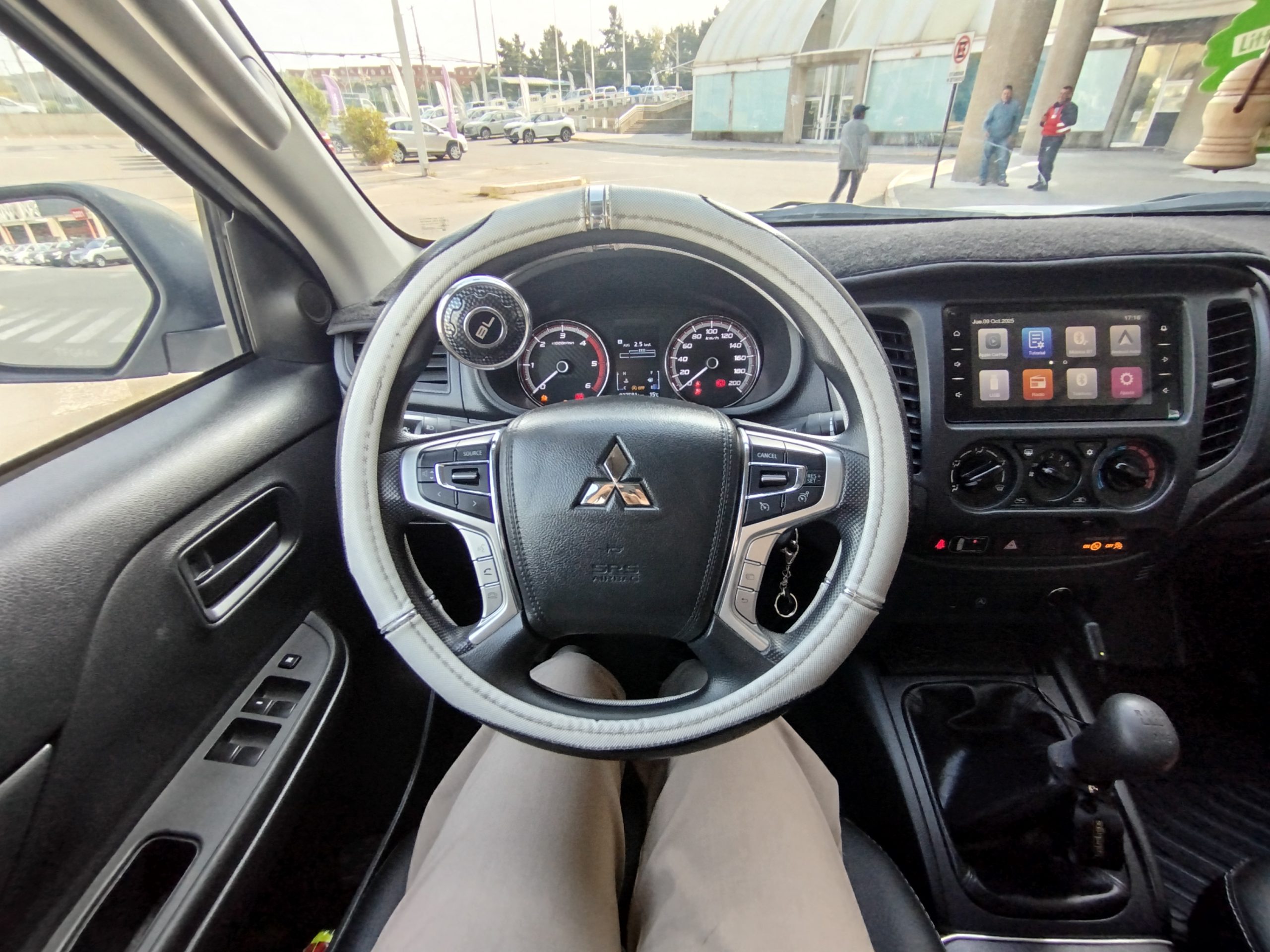 Mitsubishi L200 4×2 2024