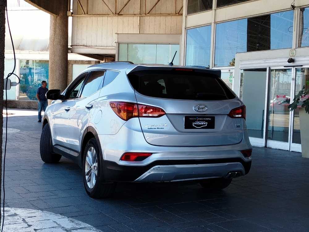 Hyundai Santa Fe GLS 4WD 2.2 AT 2017