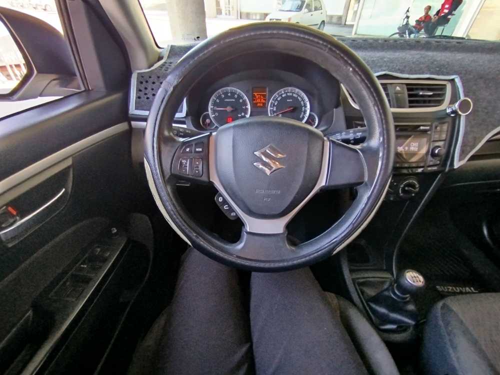 Suzuki Swift GL 1.2 MT 2018