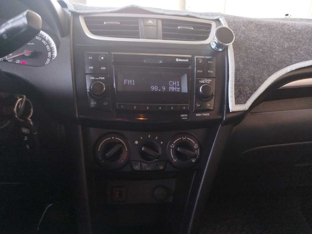 Suzuki Swift GL 1.2 MT 2018