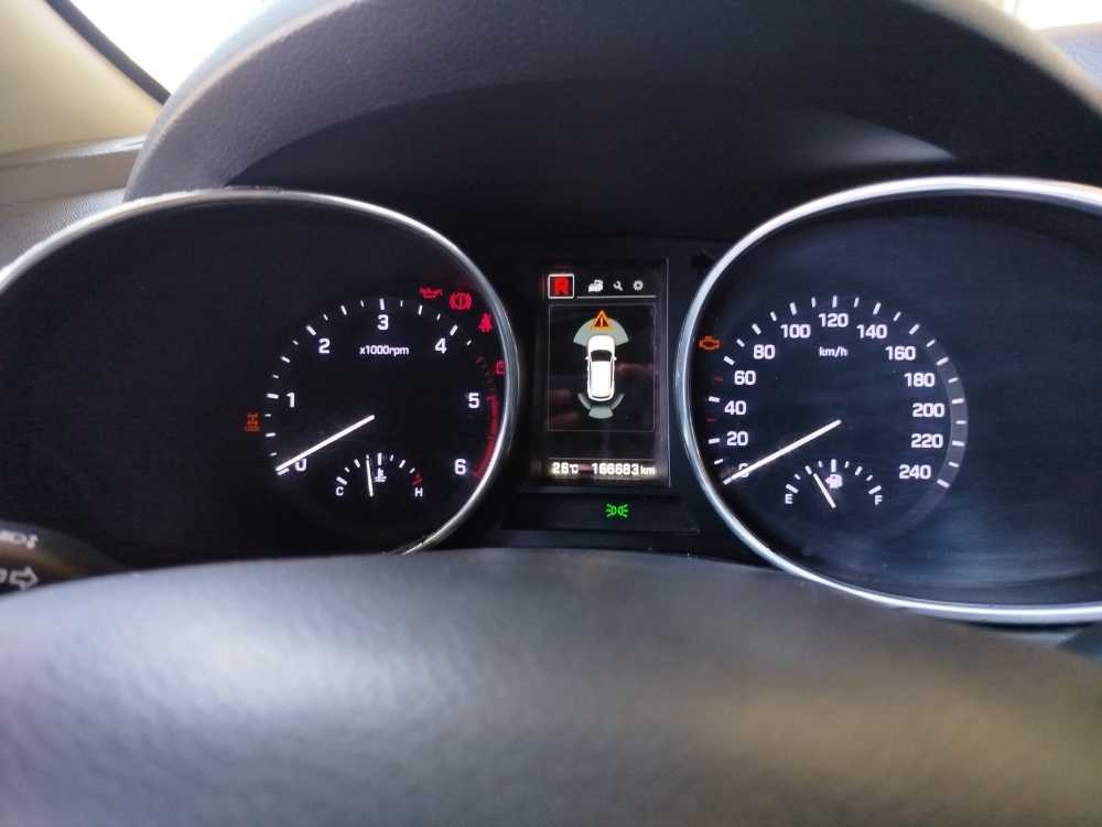 Hyundai Santa Fe GLS 4WD 2.2 AT 2017